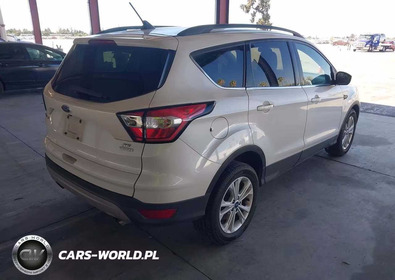 2018 Ford Escape Se VIN:1FMCU0GD4JUA92214 - 4