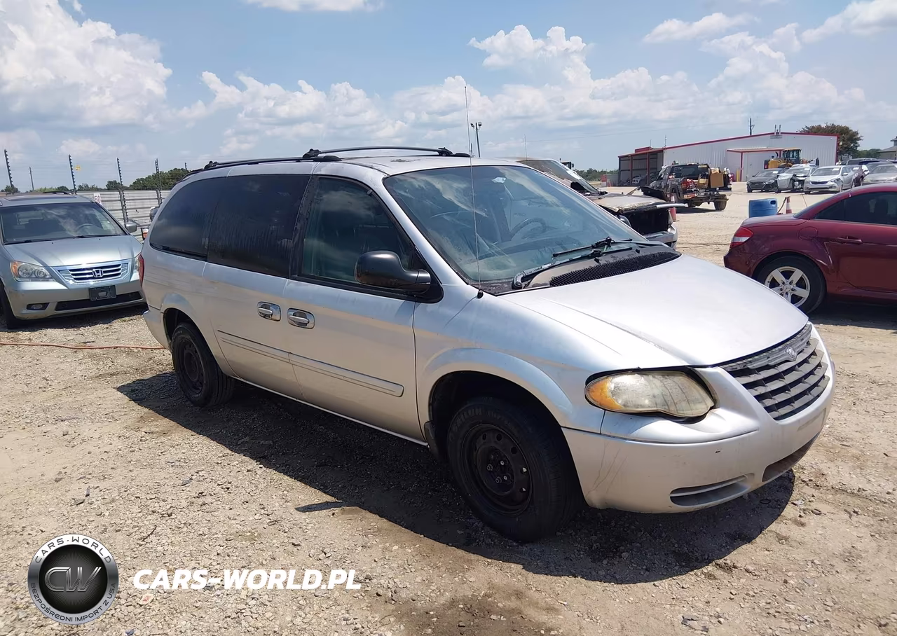 2005 Chrysler Town & Country Lx