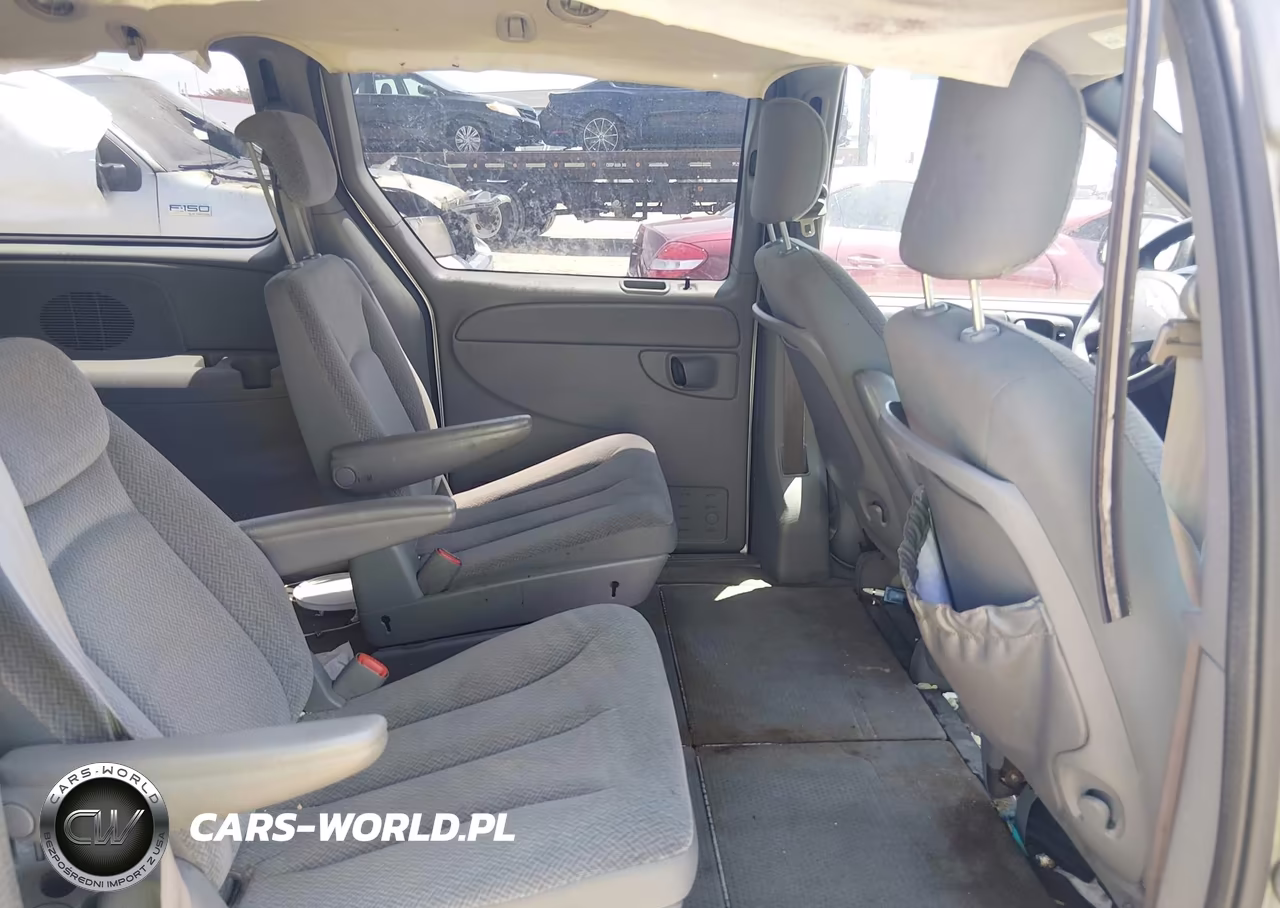 2005 Chrysler Town & Country Lx VIN:2C4GP44RX5R151323 - 8