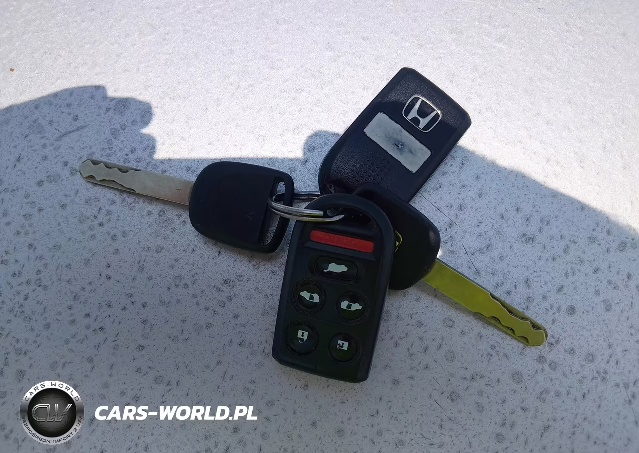 2010 Honda Odyssey Touring VIN:5FNRL3H96AB061763 - 11