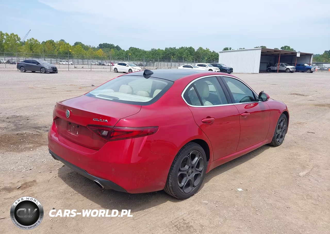 2018 Alfa Romeo Giulia Ti Lusso Awd VIN:ZARFAEEN9J7579951 - 4