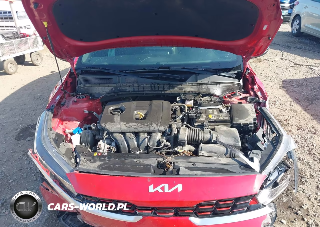 2024 Kia Forte Gt-Line VIN:3KPF54AD3RE802857 - 10