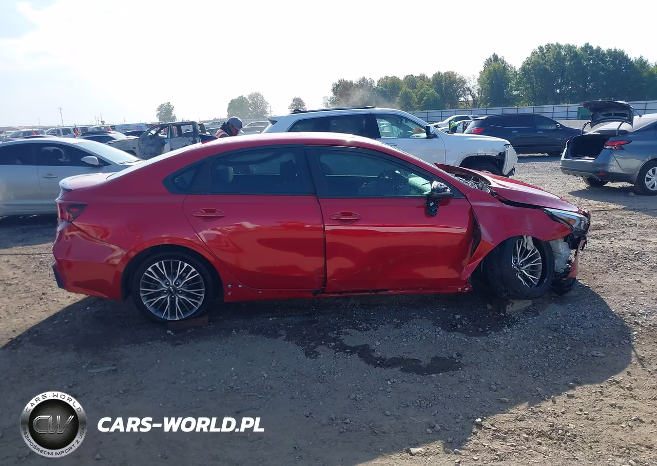 2024 Kia Forte Gt-Line VIN:3KPF54AD3RE802857 - 14