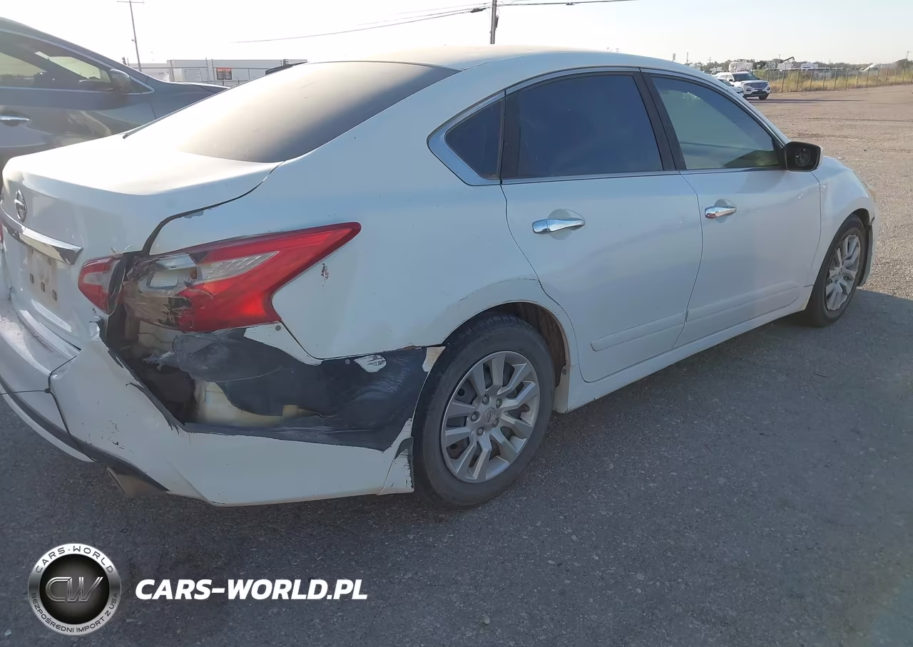 2017 Nissan Altima 2.5 S VIN:1N4AL3AP2HC140382 - 4