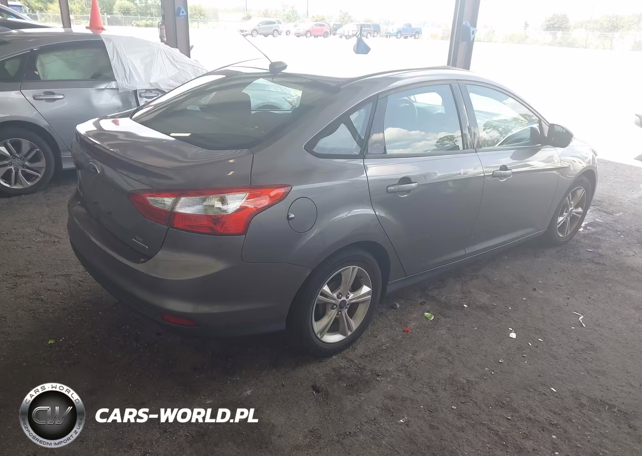 2013 Ford Focus Se VIN:1FADP3F26DL305715 - 4
