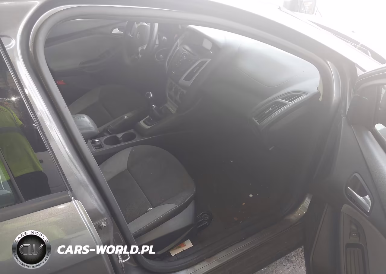 2013 Ford Focus Se VIN:1FADP3F26DL305715 - 5