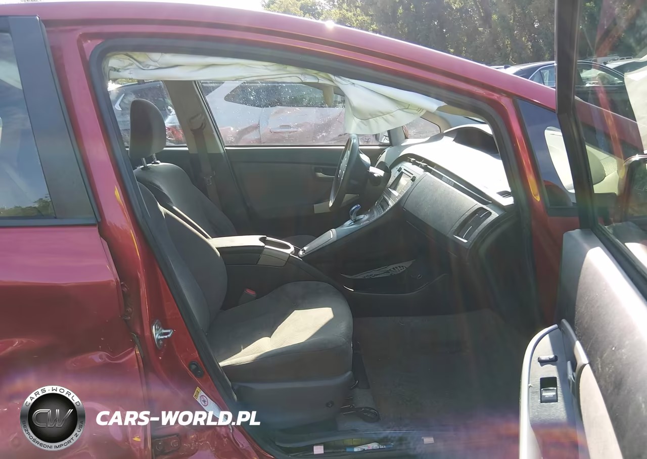 2014 Toyota Prius Three VIN:JTDKN3DU0E0377914 - 5