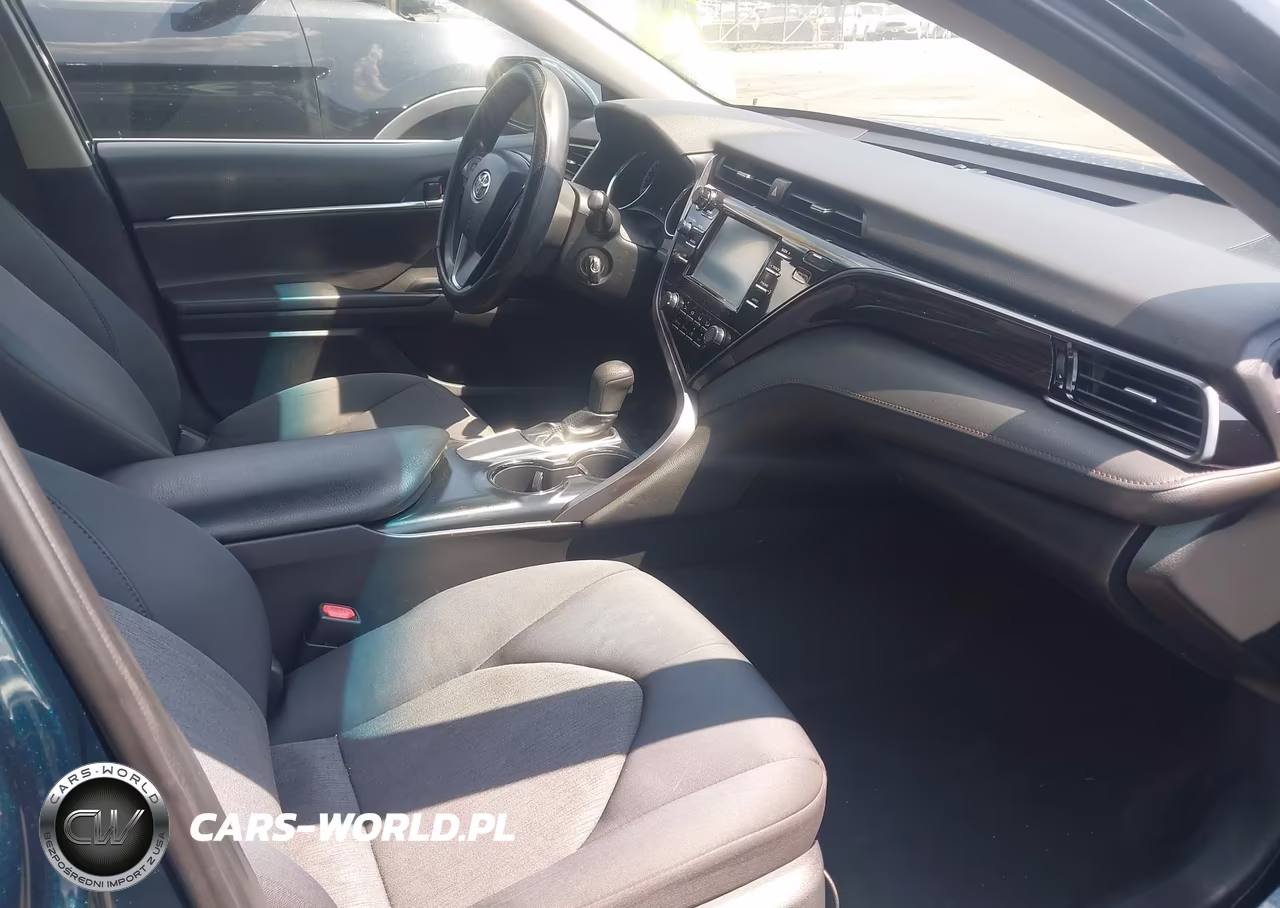 2019 Toyota Camry Le VIN:4T1B11HK9KU750084 - 5
