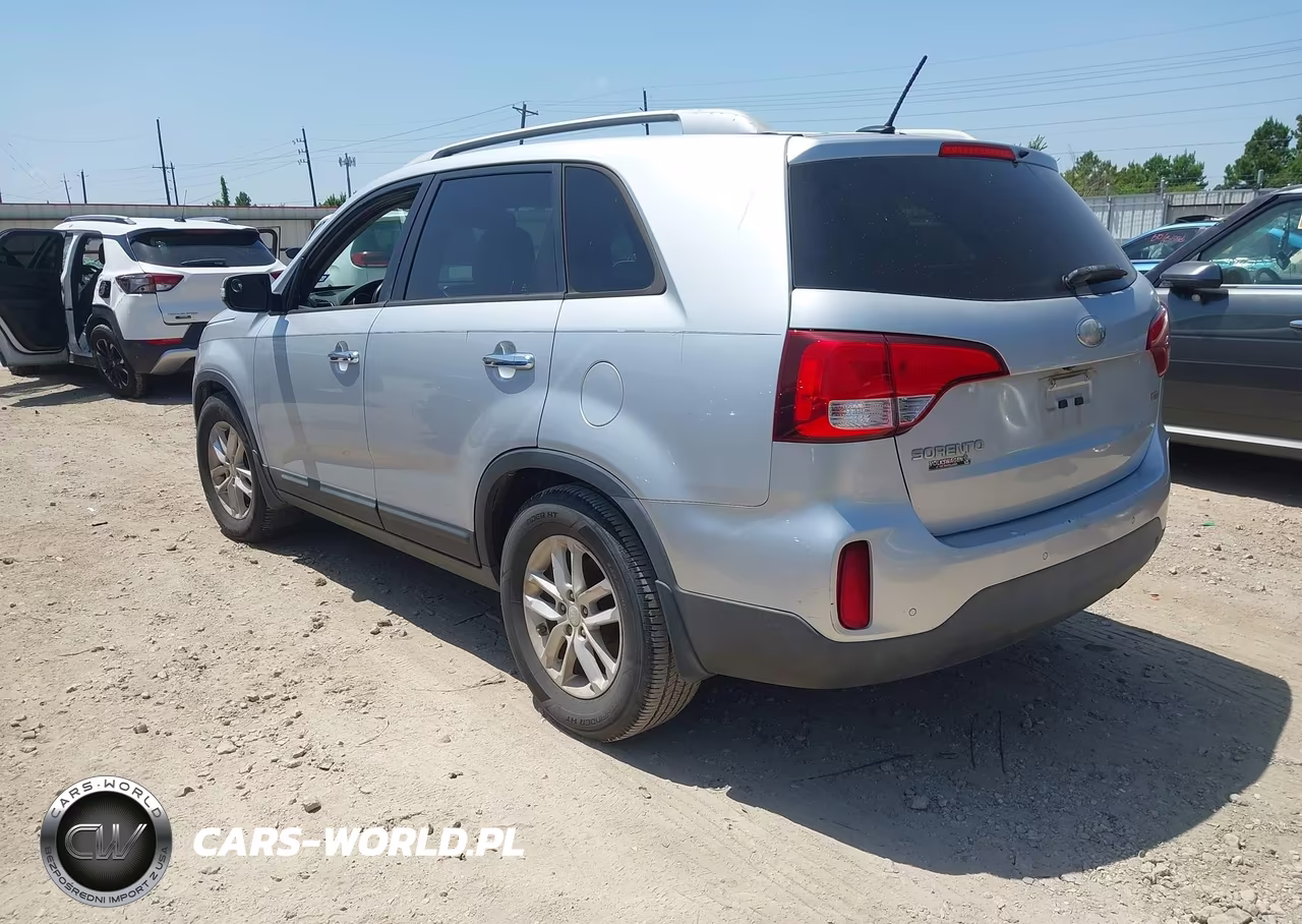 2014 Kia Sorento Lx VIN:5XYKT4A65EG466597 - 3