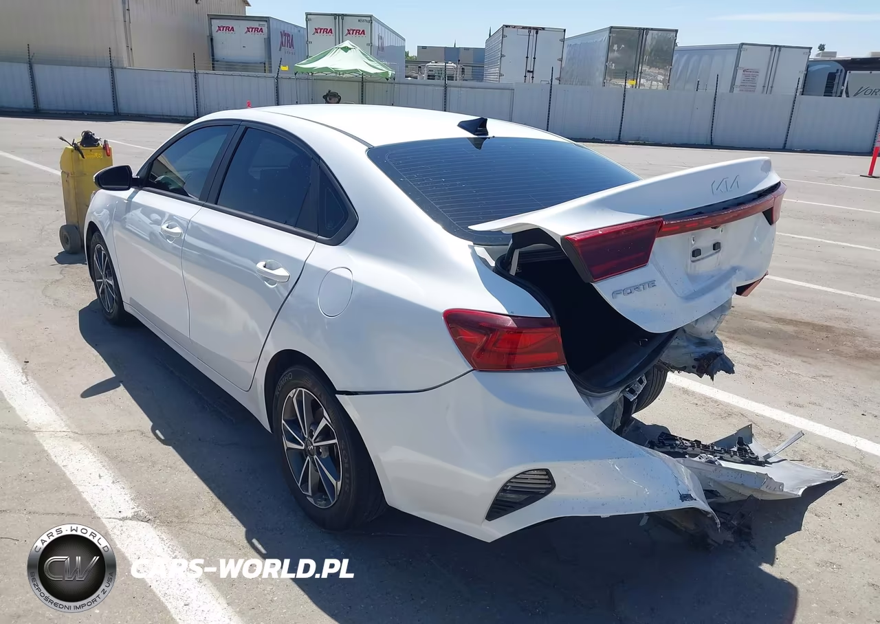 2023 Kia Forte Lxs VIN:3KPF24AD7PE650796 - 3