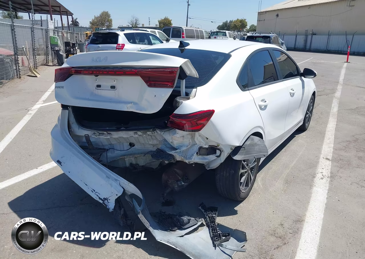 2023 Kia Forte Lxs VIN:3KPF24AD7PE650796 - 4