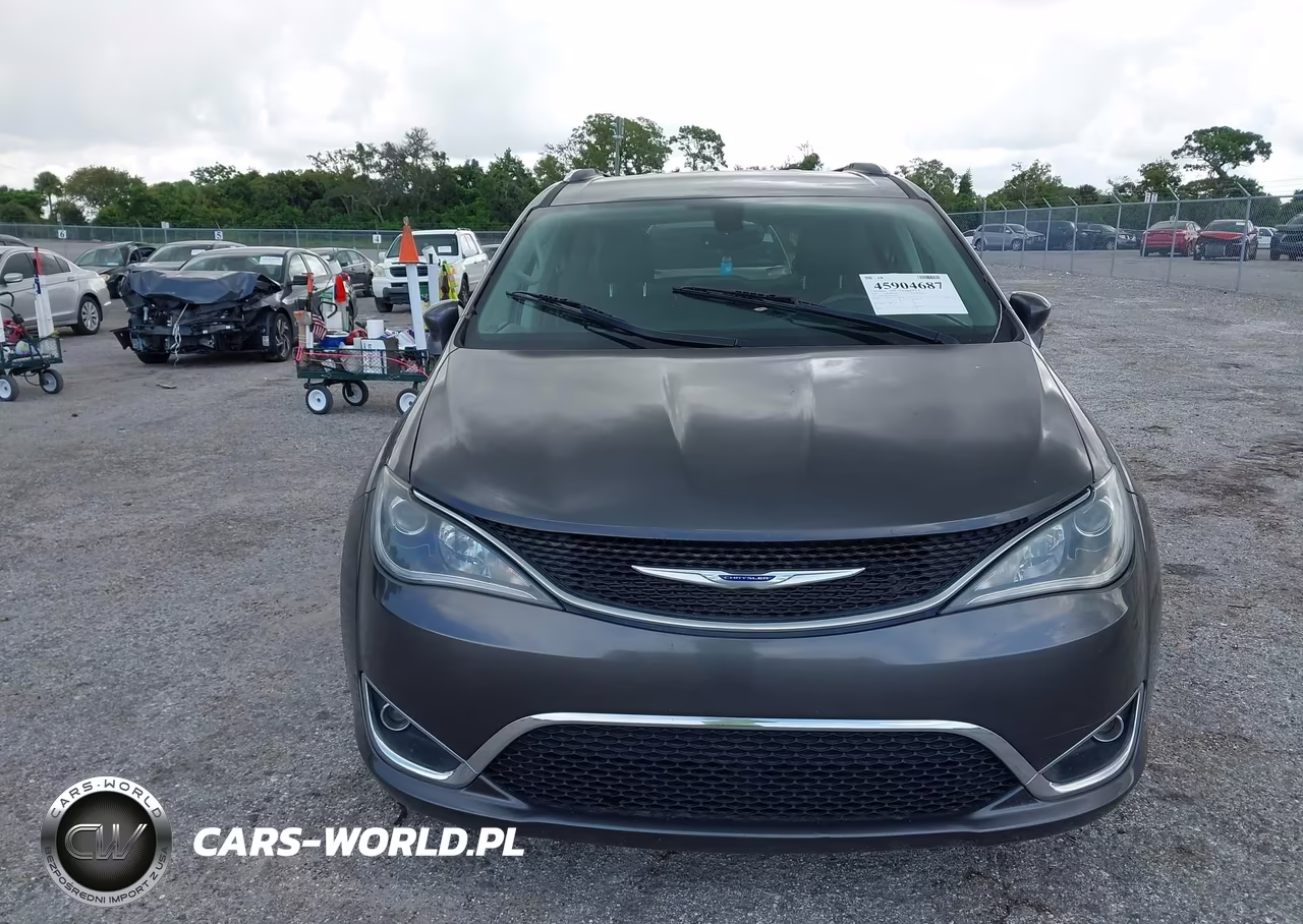 2019 Chrysler Pacifica Touring L VIN:2C4RC1BG3KR593019 - 12