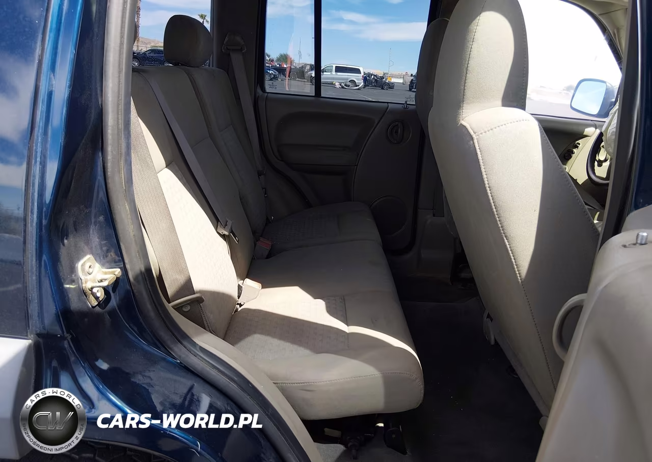 2005 Jeep Liberty Sport VIN:1J4GK48K05W521238 - 8