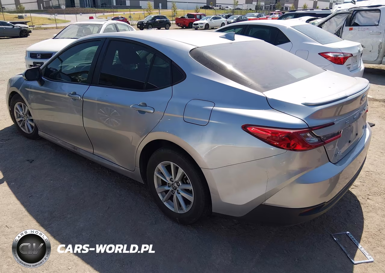 2025 Toyota Camry Le VIN:4T1DAACKXSU580768 - 3