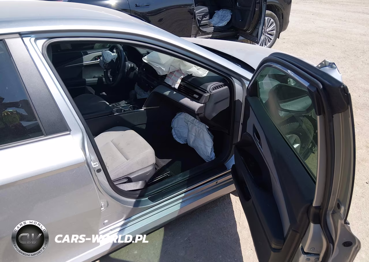 2025 Toyota Camry Le VIN:4T1DAACKXSU580768 - 5