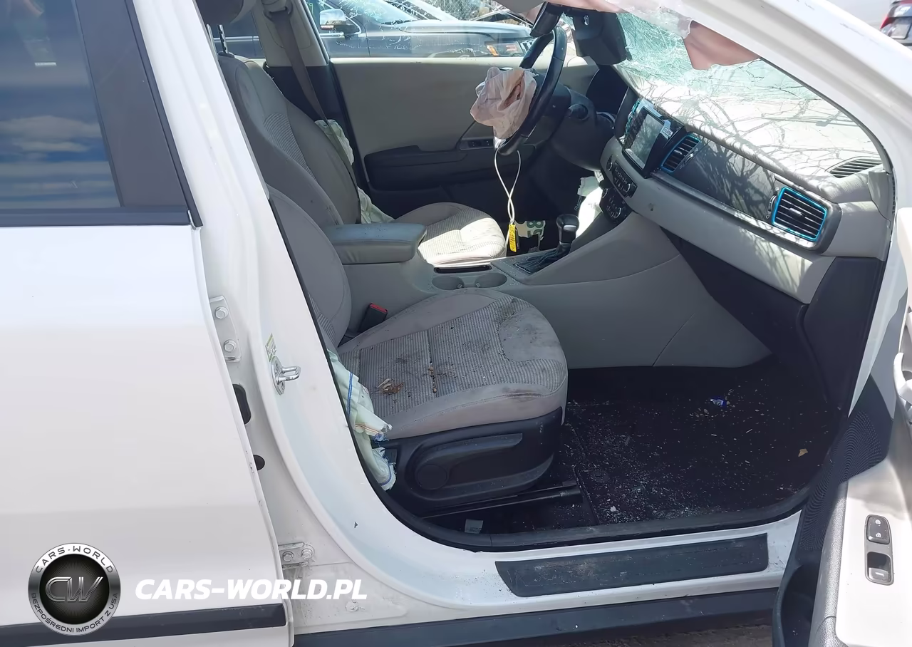 2018 Kia Niro Plug-In Hybrid Lx VIN:KNDCM3LD4J5156810 - 5