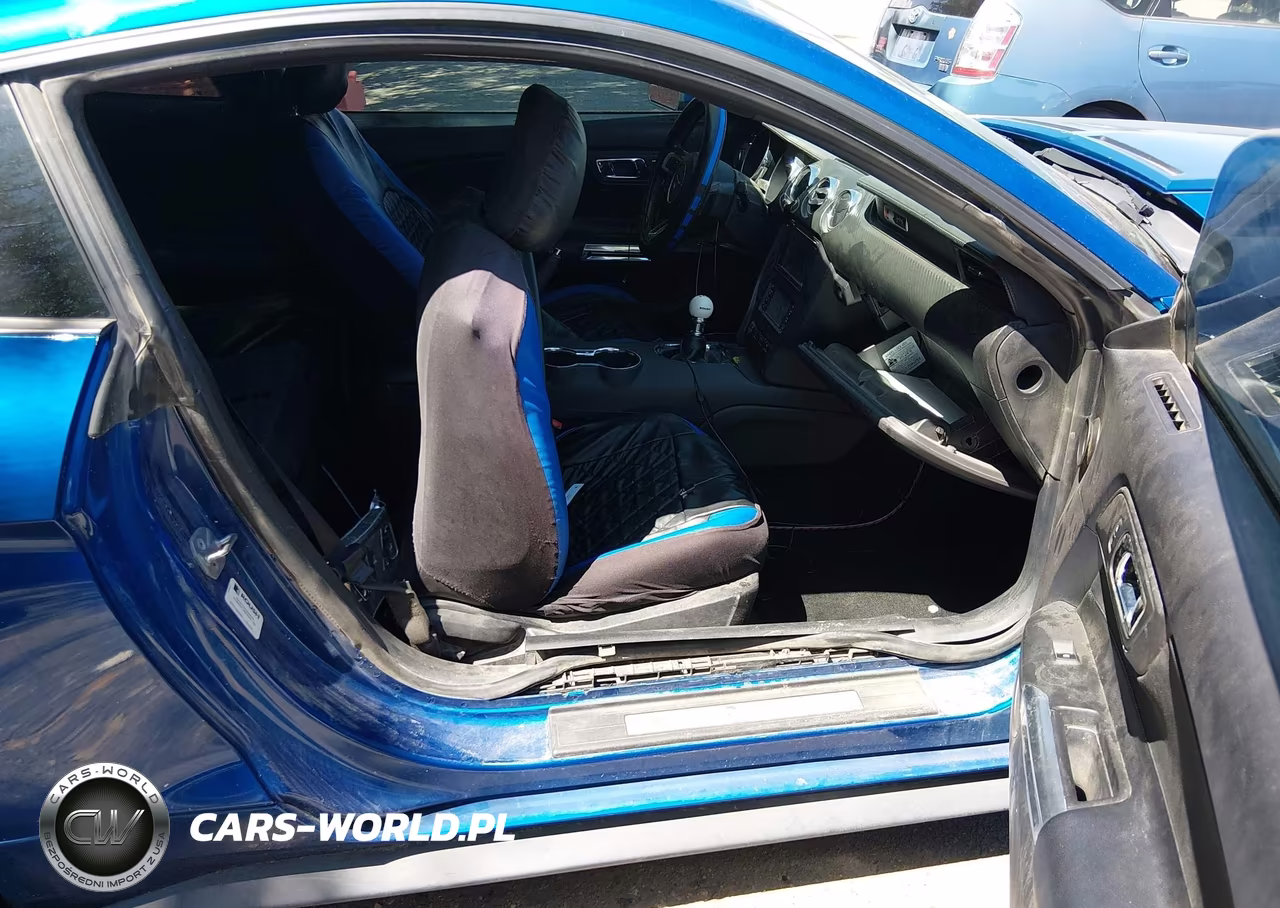2017 Ford Mustang V6 VIN:1FA6P8AM6H5358133 - 5