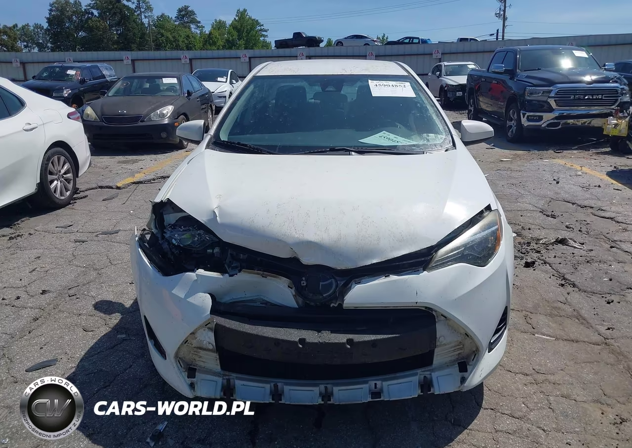 2018 Toyota Corolla Le VIN:5YFBURHEXJP827223 - 11