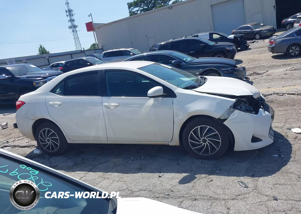 2018 Toyota Corolla Le VIN:5YFBURHEXJP827223 - 12