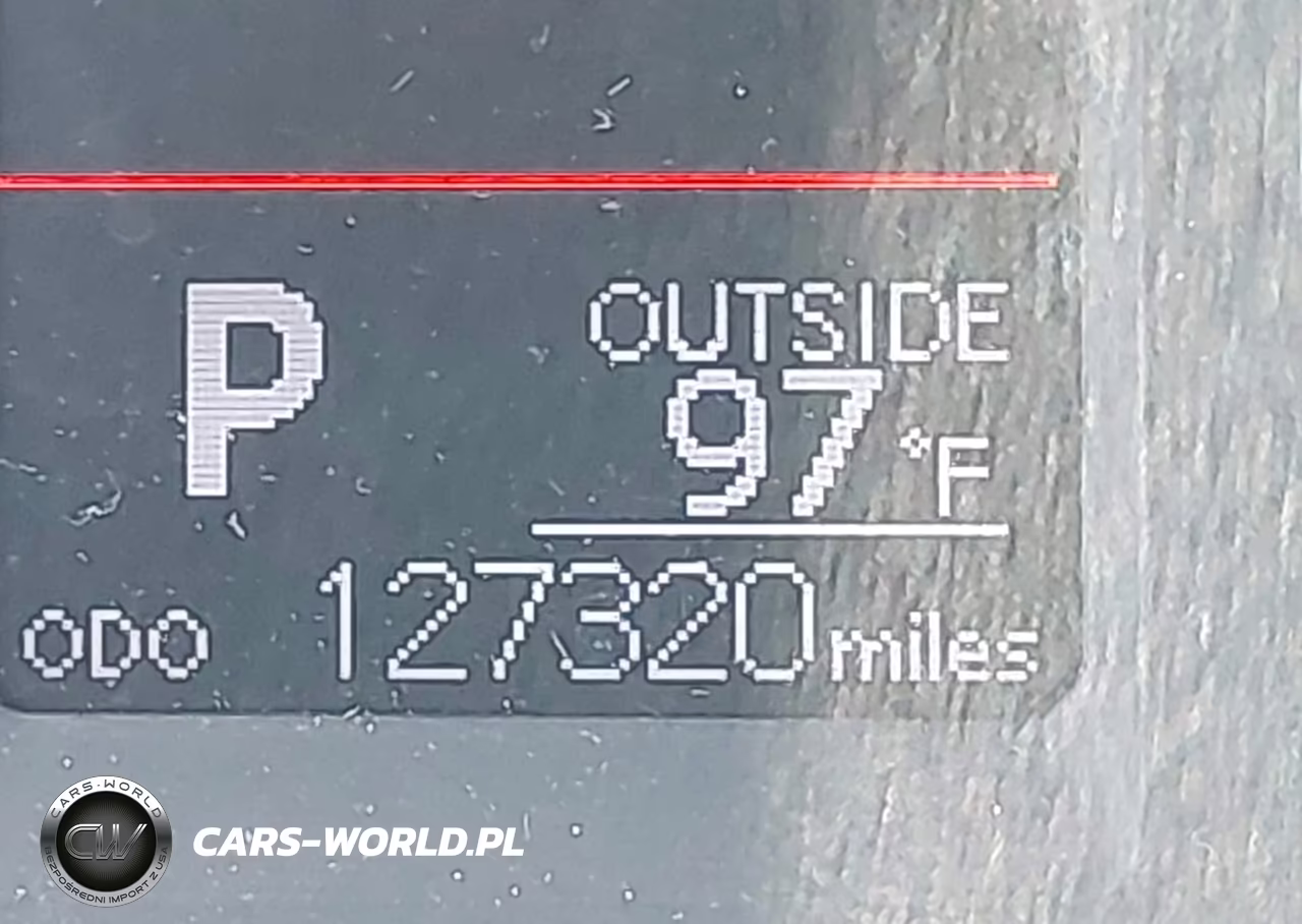 2018 Toyota Corolla Le VIN:5YFBURHEXJP827223 - 14