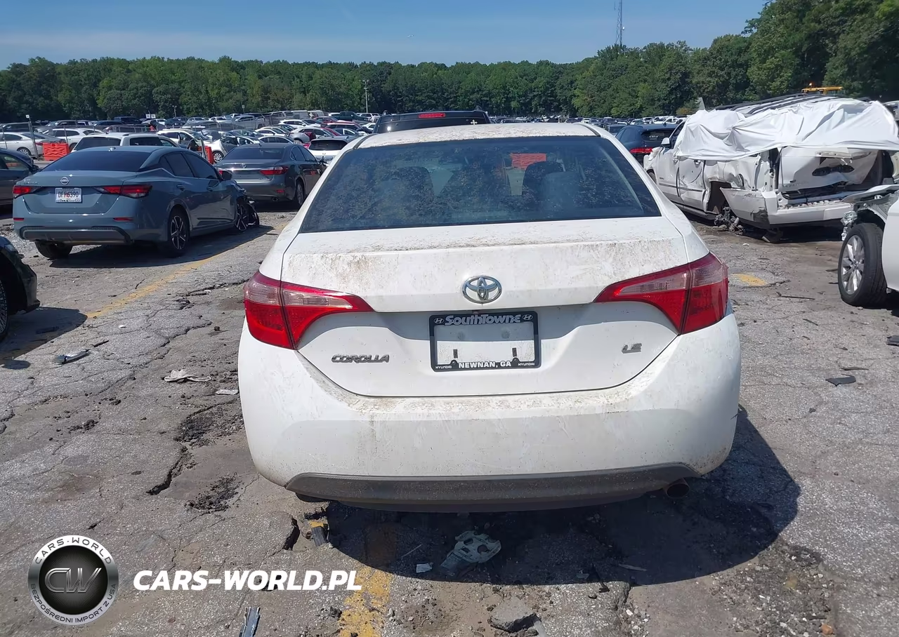2018 Toyota Corolla Le VIN:5YFBURHEXJP827223 - 15