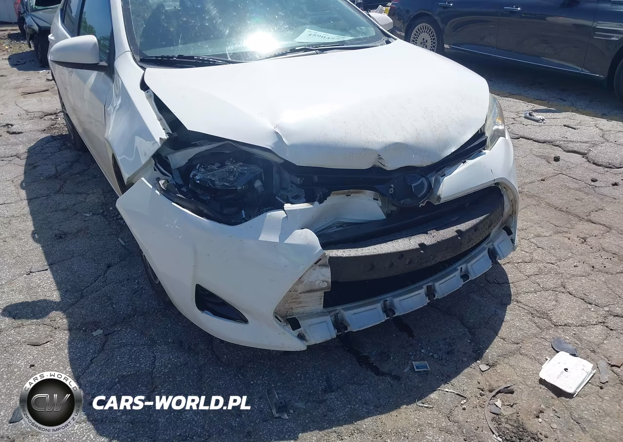 2018 Toyota Corolla Le VIN:5YFBURHEXJP827223 - 6