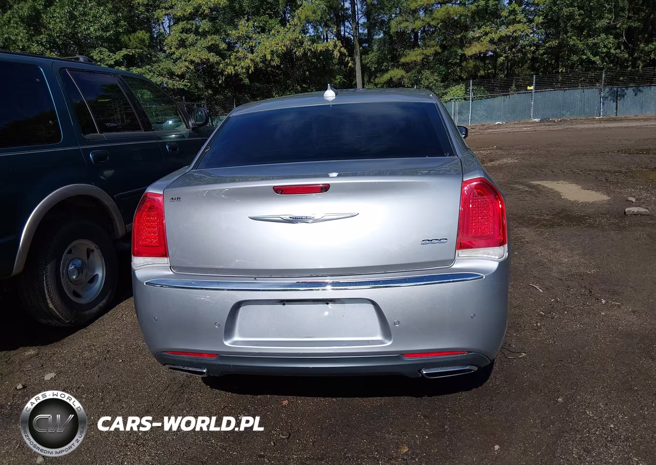 2018 Chrysler 300 Limited VIN:2C3CCAEG5JH296411 - 16