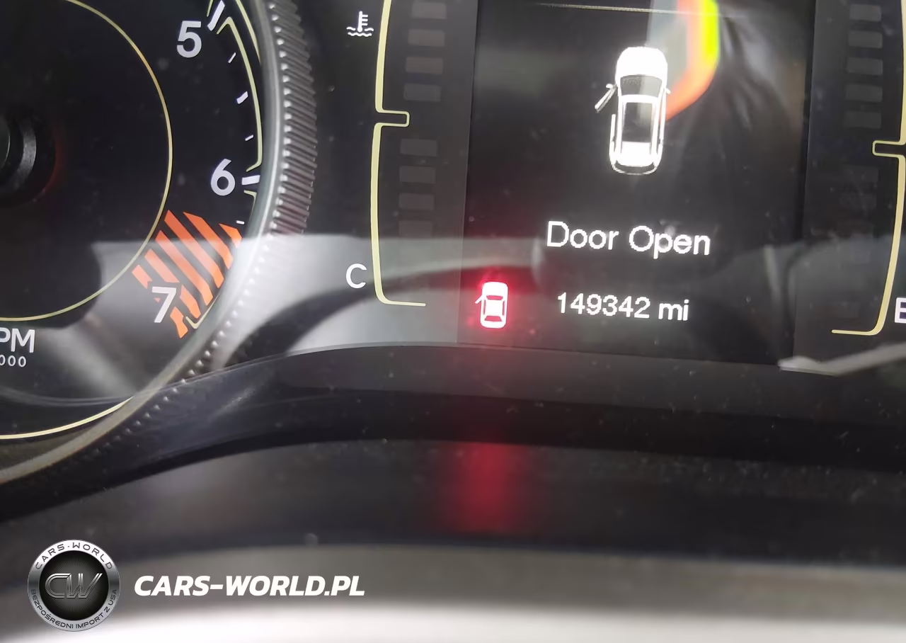 2015 Jeep Cherokee Latitude VIN:1C4PJMCB6FW717945 - 15