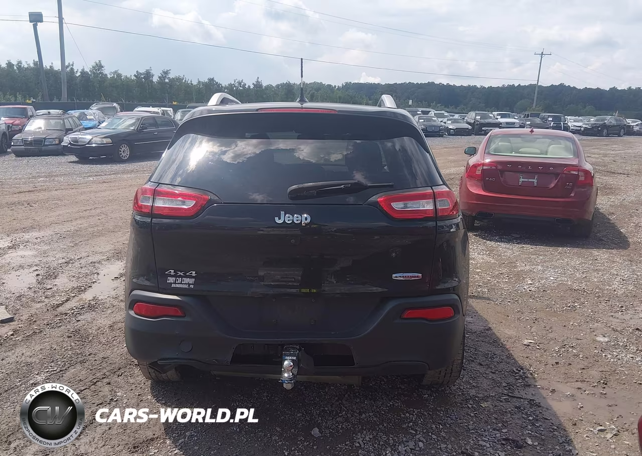 2015 Jeep Cherokee Latitude VIN:1C4PJMCB6FW717945 - 16