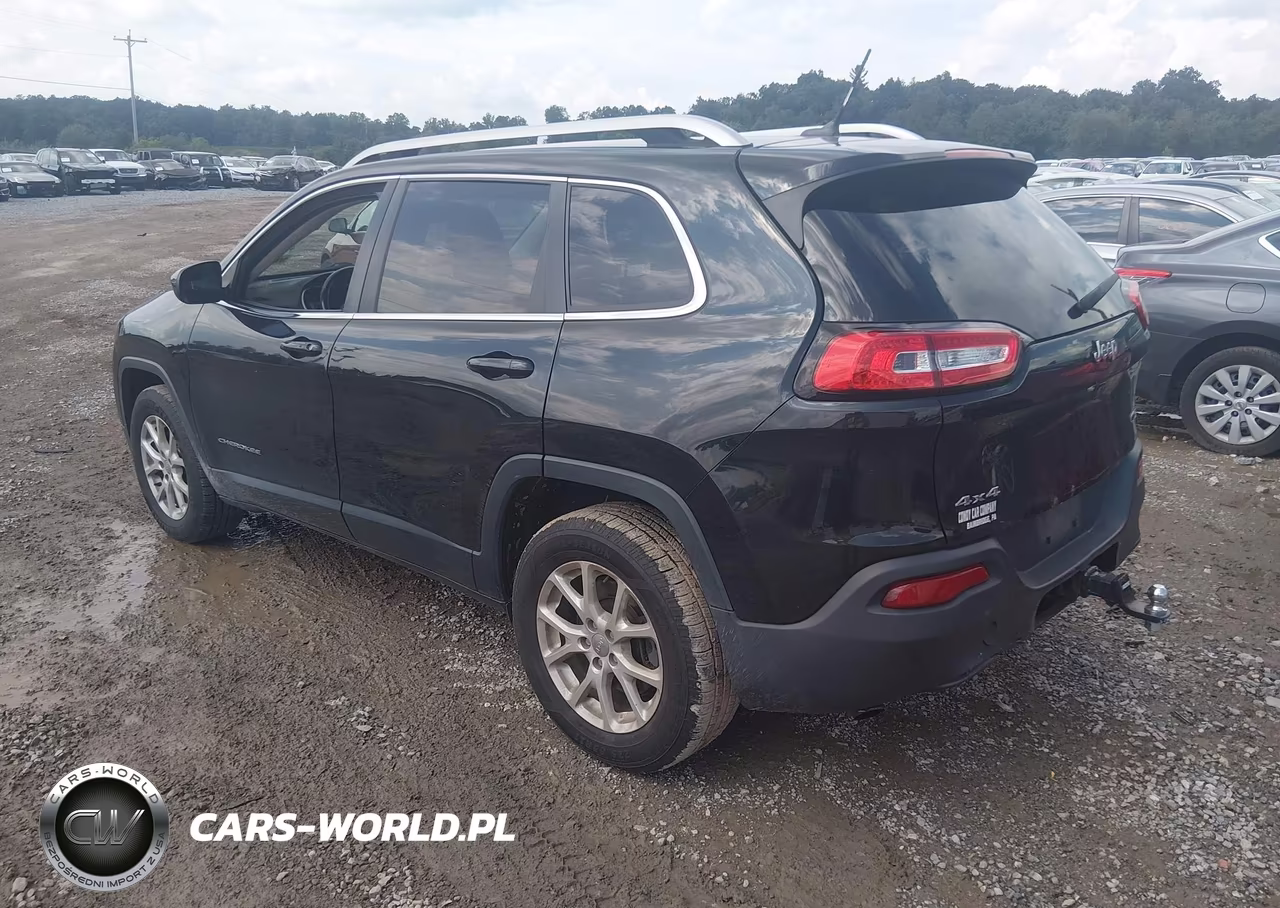 2015 Jeep Cherokee Latitude VIN:1C4PJMCB6FW717945 - 3