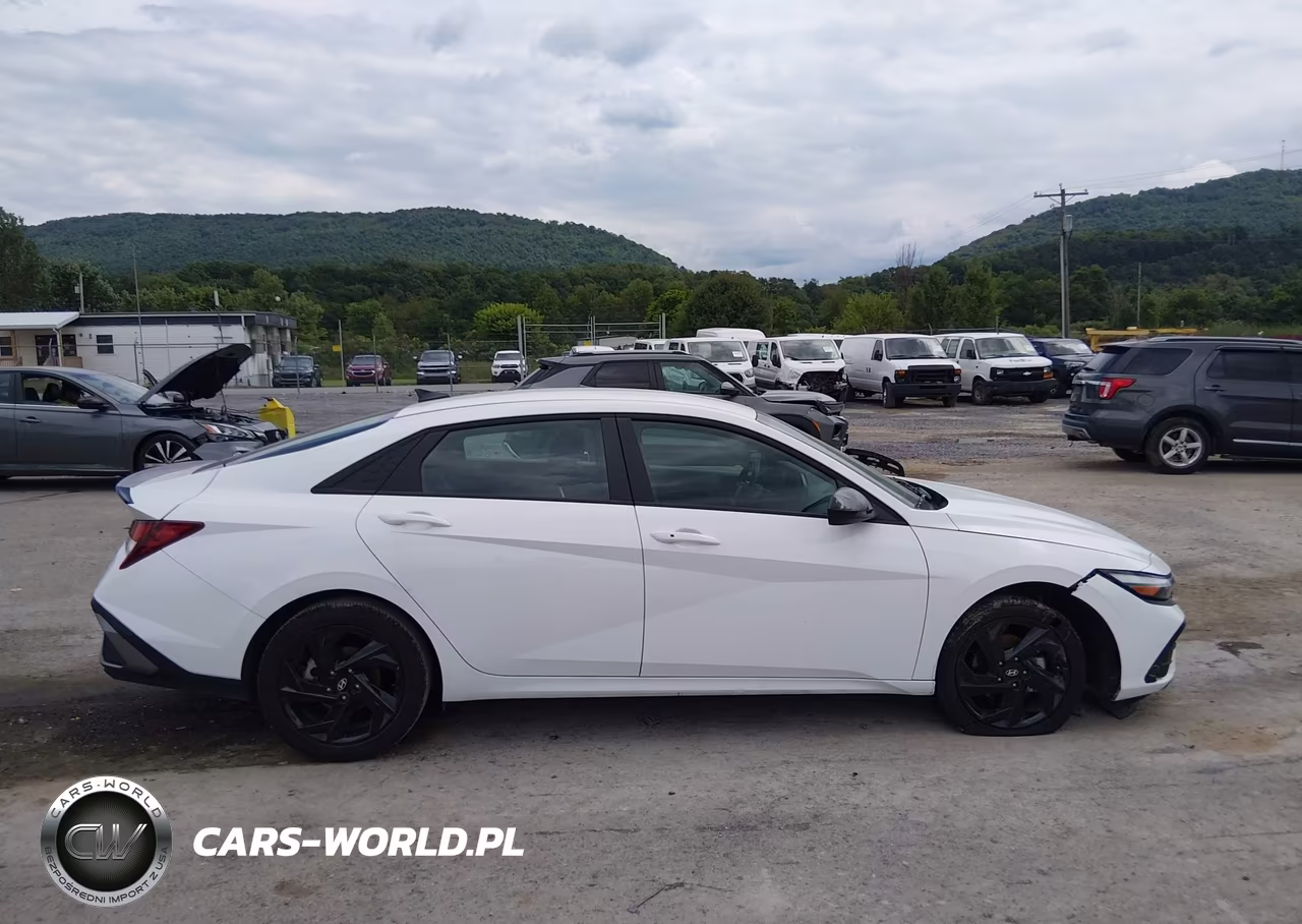 2026 Hyundai Elantra Sel Sport VIN:KMHLM4DG3TU097574 - 13
