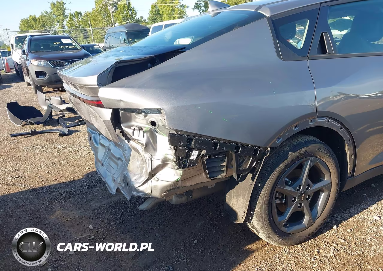 2025 Kia K4 Lxs VIN:3KPFT4DE9SE169944 - 18
