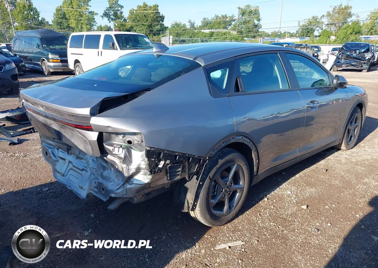 2025 Kia K4 Lxs VIN:3KPFT4DE9SE169944 - 4