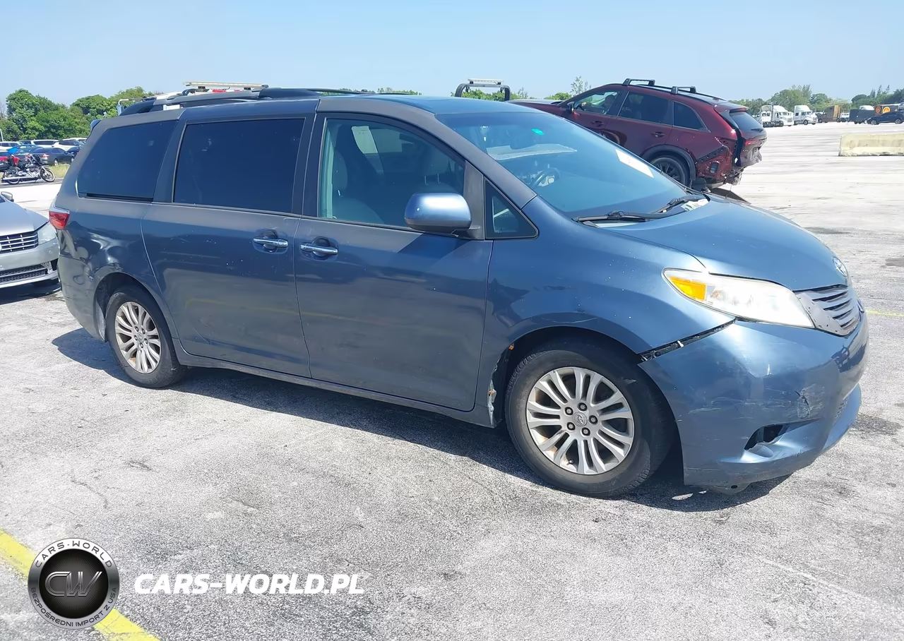 2015 Toyota Sienna Xle 8 Passenger