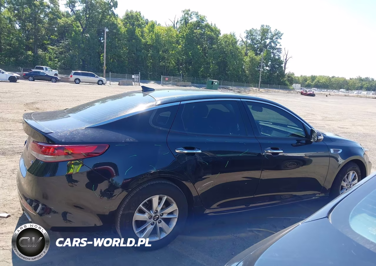 2018 Kia Optima S VIN:5XXGT4L36JG209407 - 13