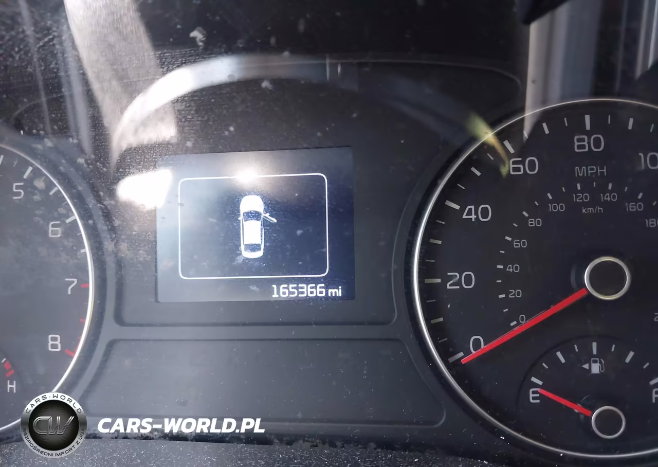 2018 Kia Optima S VIN:5XXGT4L36JG209407 - 7