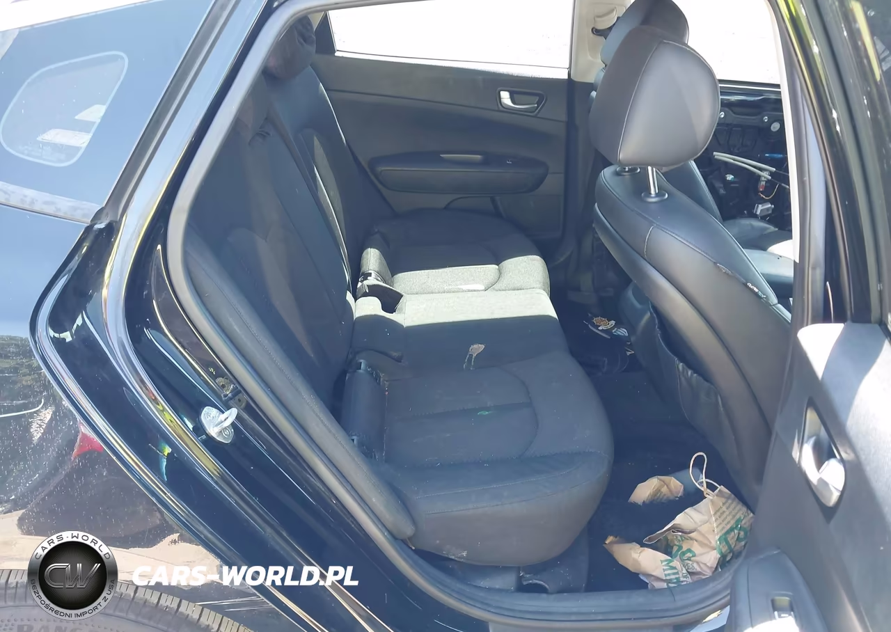 2018 Kia Optima S VIN:5XXGT4L36JG209407 - 8