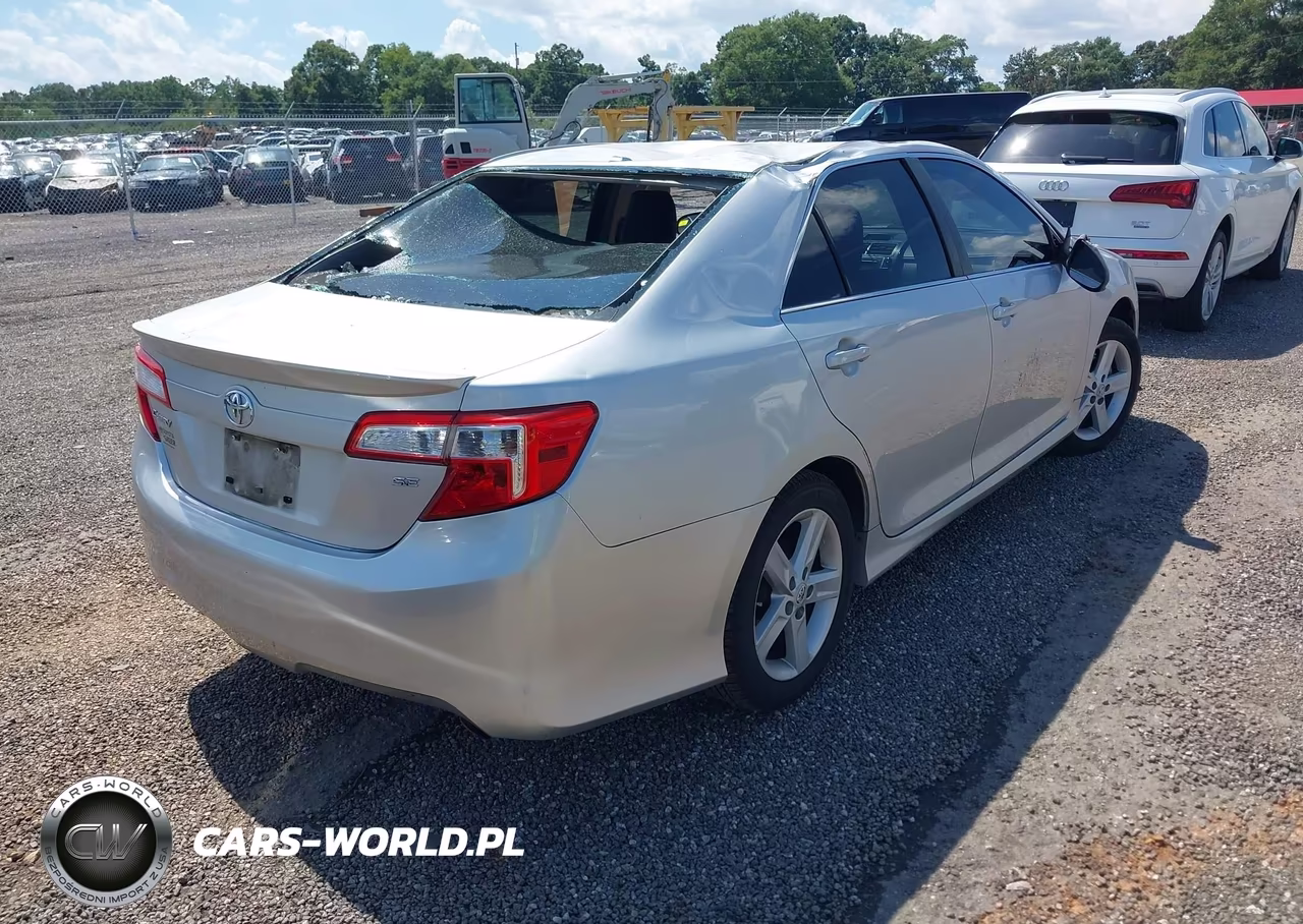 2013 Toyota Camry Se VIN:4T1BF1FK3DU220300 - 4