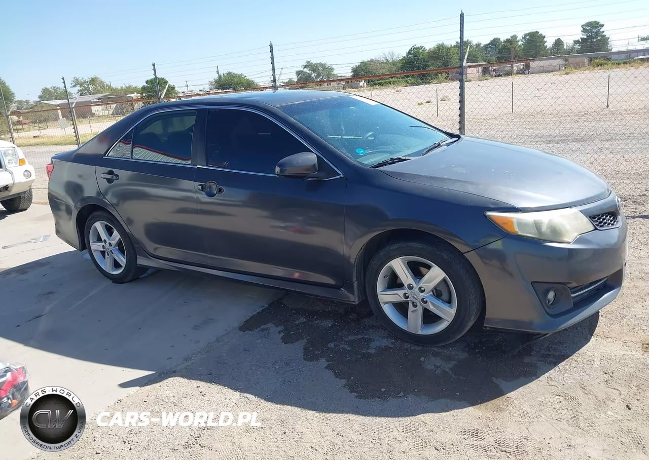 2014 Toyota Camry Se Sport VIN:4T1BF1FK8EU333841 - 12