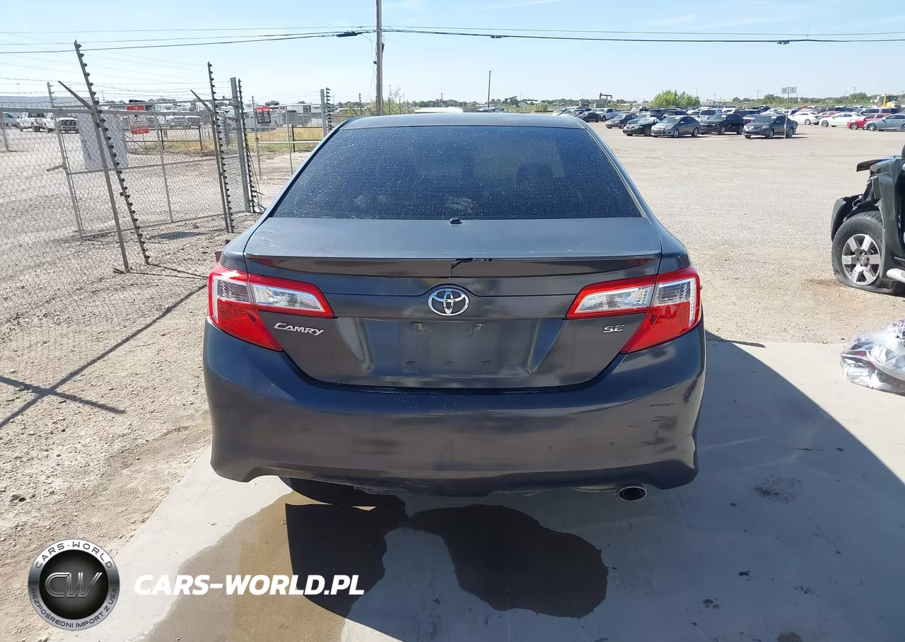 2014 Toyota Camry Se Sport VIN:4T1BF1FK8EU333841 - 15