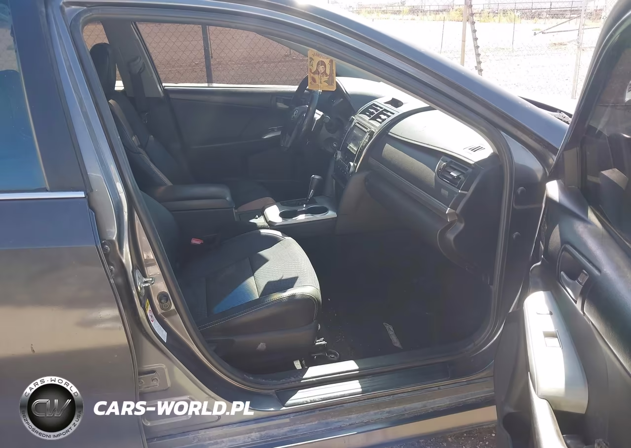 2014 Toyota Camry Se Sport VIN:4T1BF1FK8EU333841 - 5