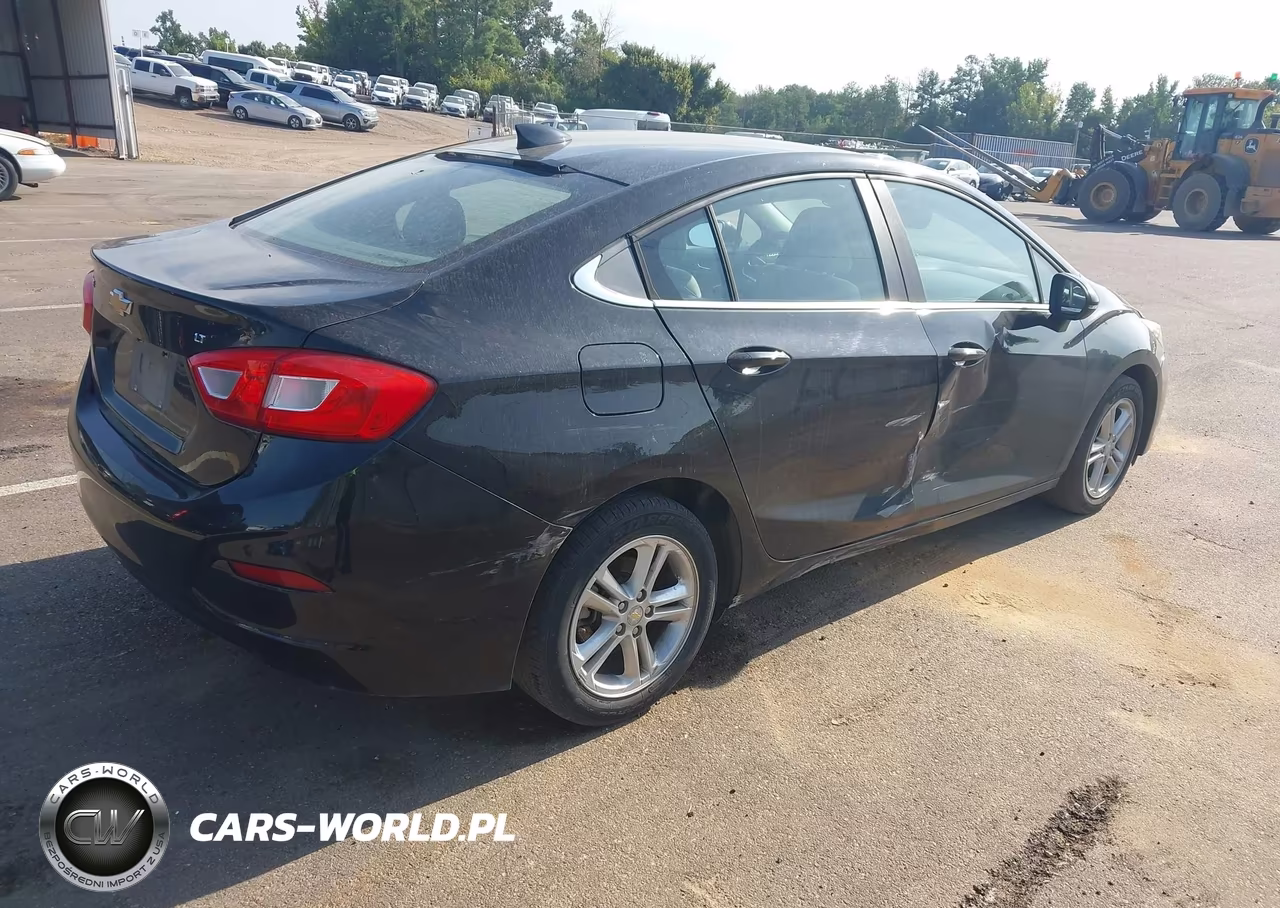2017 Chevrolet Cruze Lt Auto VIN:1G1BE5SM9H7206131 - 4