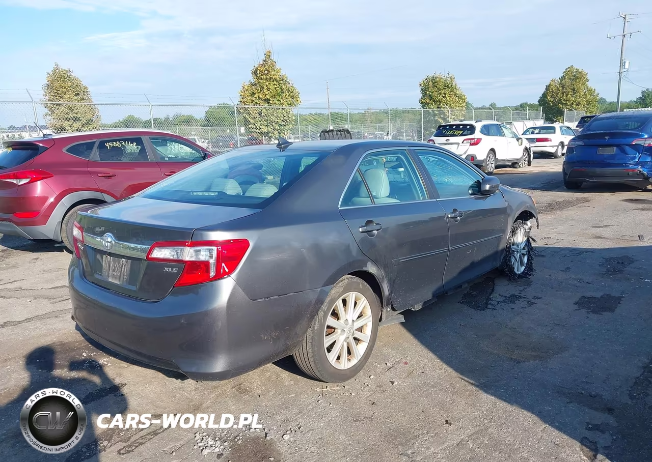 2014 Toyota Camry Xle V6 VIN:4T1BK1FK9EU553310 - 4