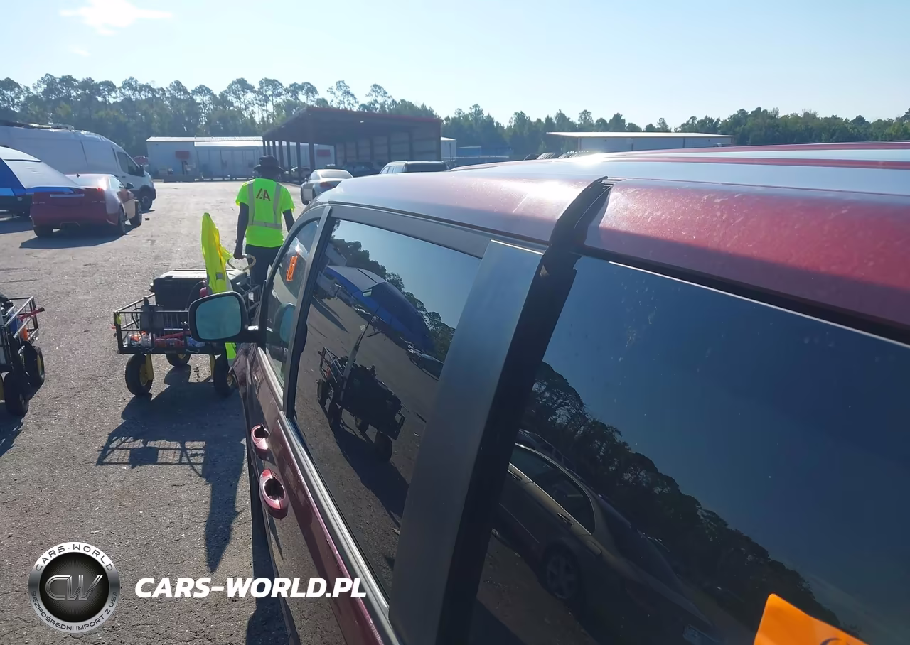 2018 Dodge Grand Caravan Gt VIN:2C4RDGEG0JR140521 - 14
