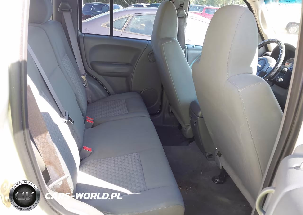 2005 Jeep Liberty Sport VIN:1J4GL48K25W545019 - 8