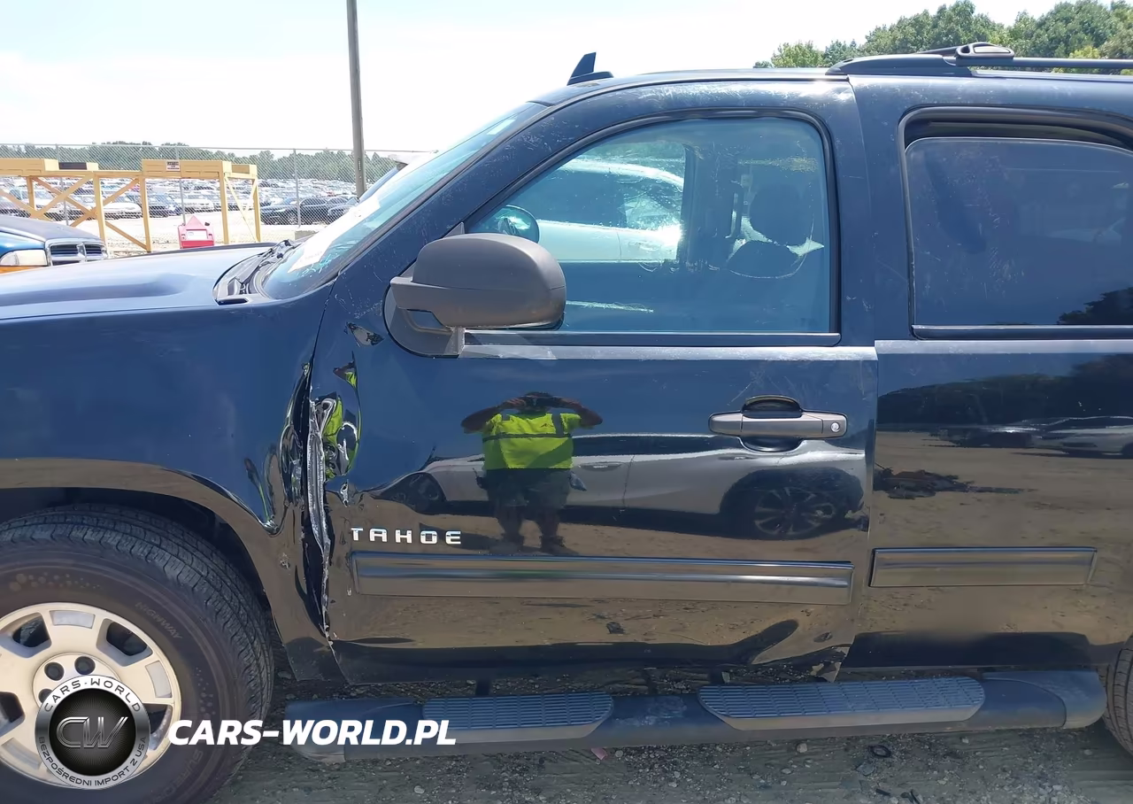 2010 Chevrolet Tahoe Ls VIN:1GNMCAE33AR232839 - 6