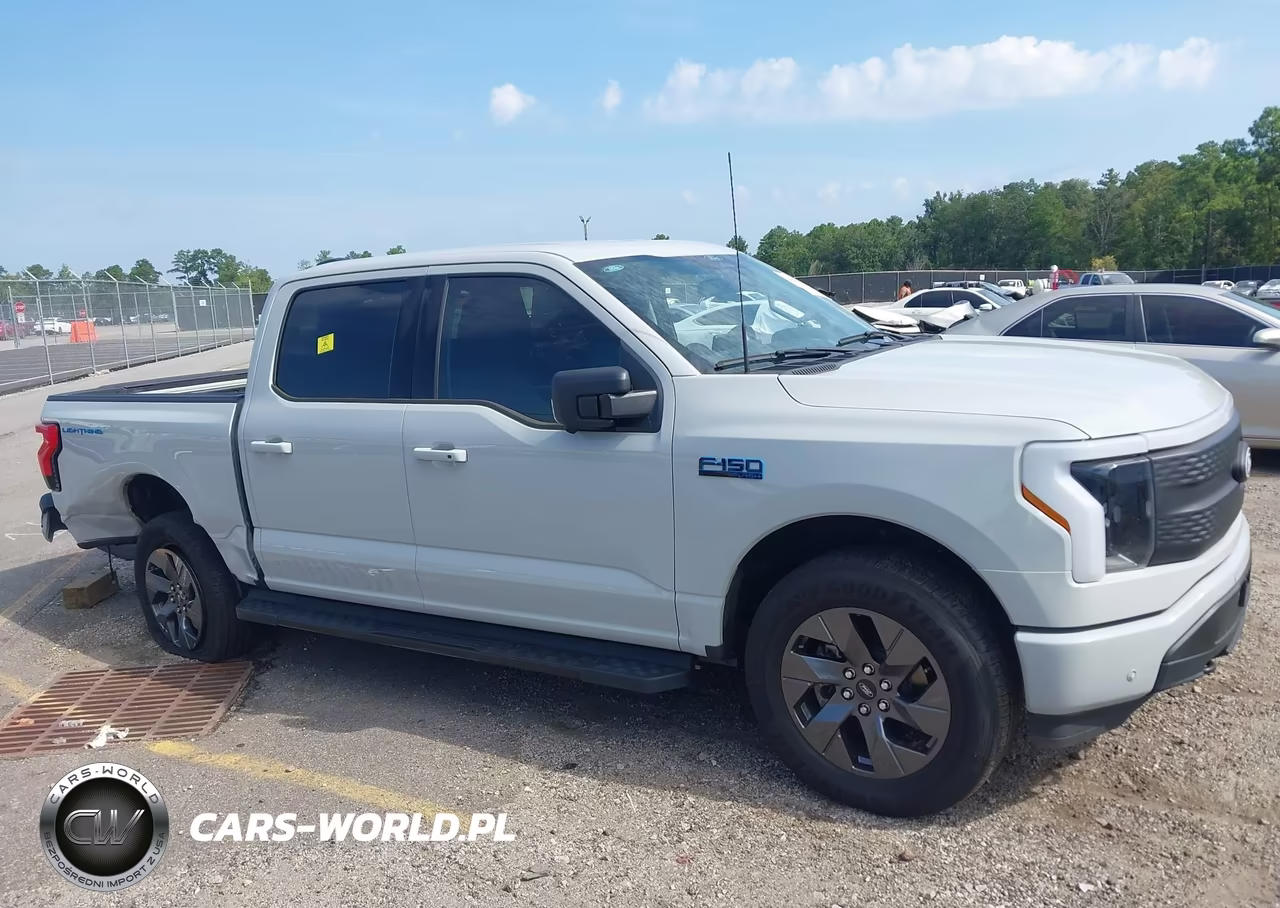 2024 Ford F-150 Lightning Flash – zdjęcie 1 z 16