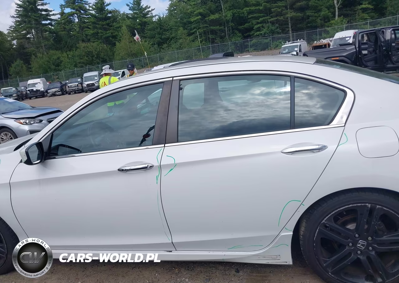 2016 Honda Accord Sport VIN:1HGCR2F5XGA023535 - 19