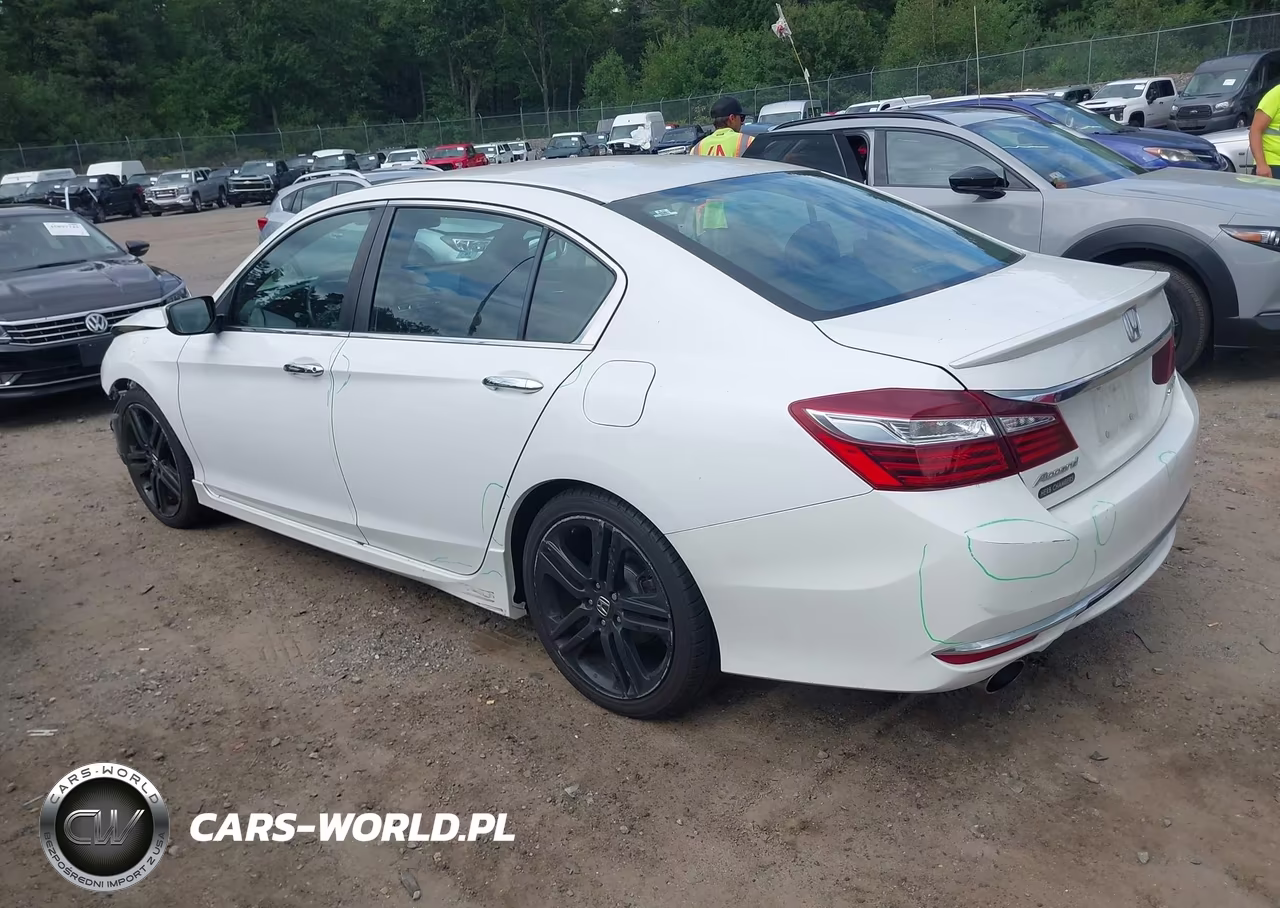 2016 Honda Accord Sport VIN:1HGCR2F5XGA023535 - 3