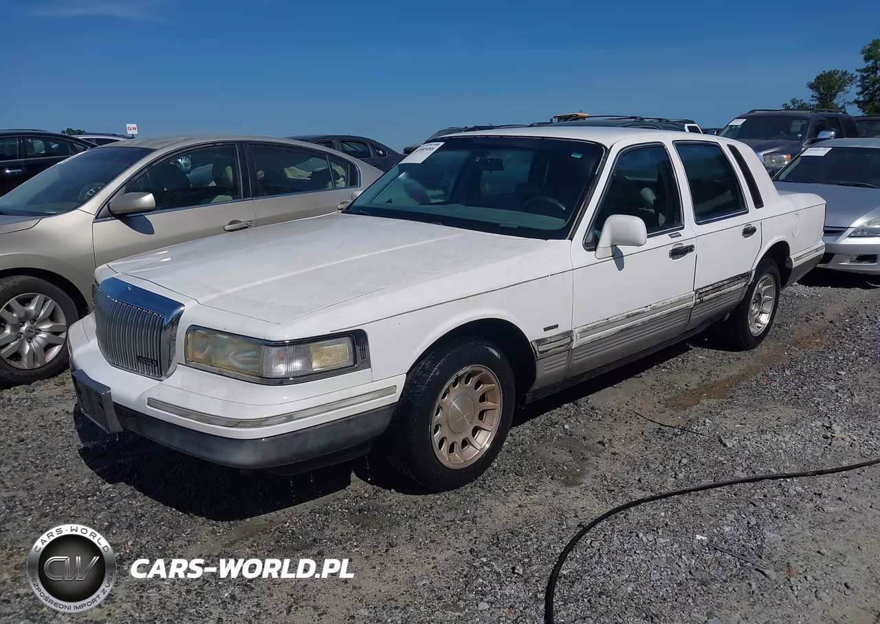 1995 Lincoln Town Car Signature-Spinnaker VIN:1LNLM82W8SY610147 - 2